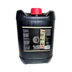 Autofresh lastik parlatıcı, 5 litre, uygulama süngeri ve folyolu kapak ile araç lastiklerini temizler ve parlatır.