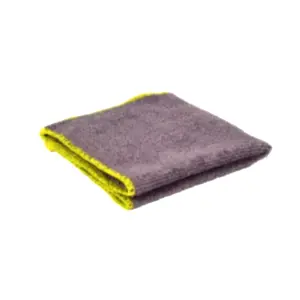 Gri renkli oto mikrofiber kurulama ve cila bezi, 320 GSM kalın yapısıyla çiziksiz temizlik sağlar.
